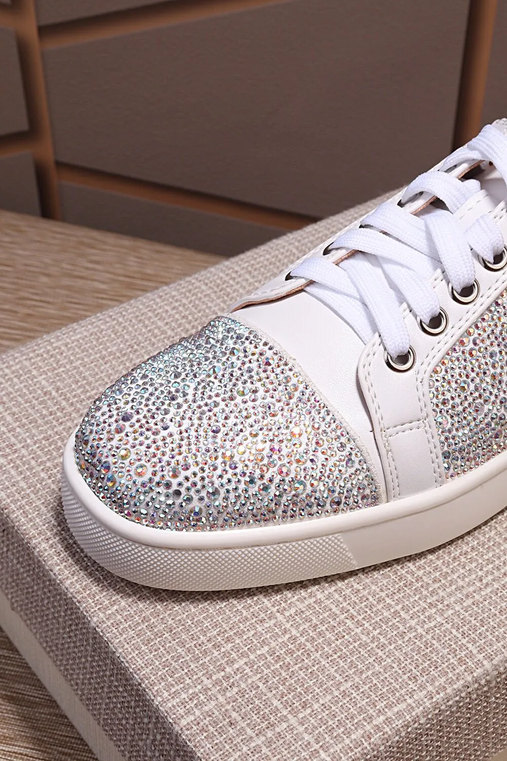 Ex-factory price 440. christian louboutin (CL red sole shoes) counter hot diamond series, casual sneakers for couples 📢 📢 📢 exclusive hot style release 🎈🎈💪 movable latex feet 👻 finished outsole line [satisfied] 😝Female 35-40# Male 38#-46, global supply😝 [Top version]: original imported cowhide frosted upper, top original leather lining, original molded TPU outsole, original 1:1 detail processing, original shoe last, large quantity available from stock,